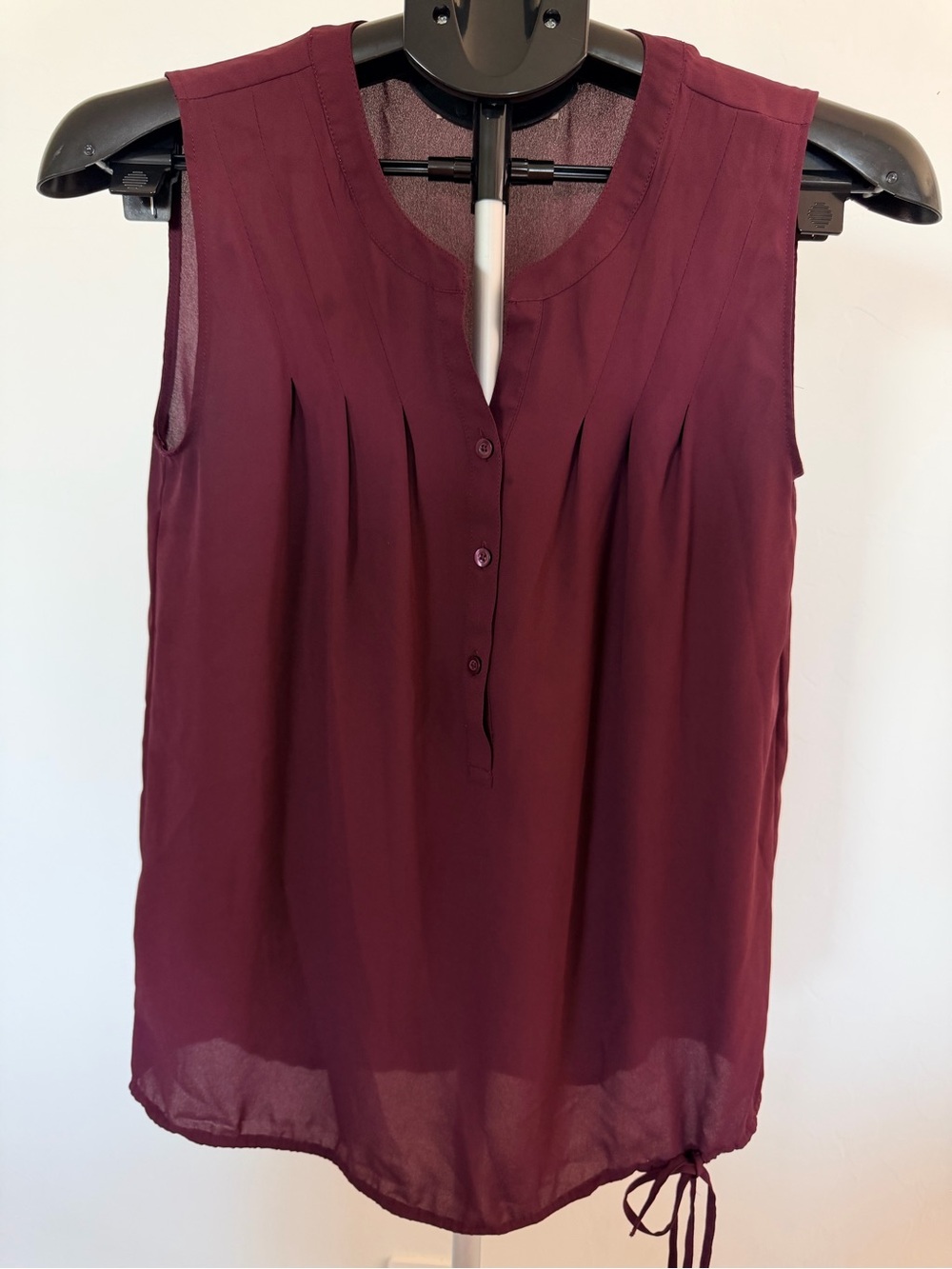 LOFT Sleeveless V-Neck Pleated Tank - Wine